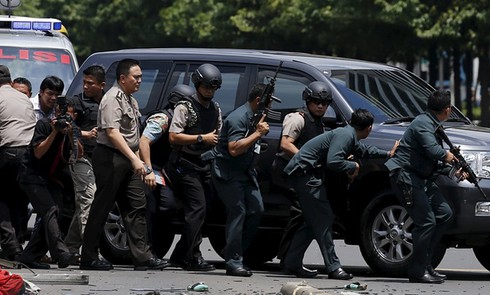 Tấn công ở Jarkata: Các vụ nổ vẫn tiếp tục, 7 người đã chết - ảnh 2