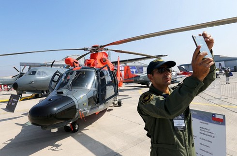 Đã mắt với các loại phi cơ ở triển lãm quân sự FIDAE 2016 - ảnh 11