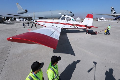 Đã mắt với các loại phi cơ ở triển lãm quân sự FIDAE 2016 - ảnh 13