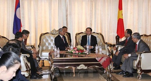 Chủ tịch nước Trần Đại Quang gặp gỡ Hội hữu nghị Việt Nam - Lào - ảnh 1