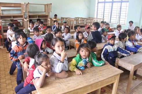 Bộ Giáo dục và Đào tạo hỗ trợ học tập đối với trẻ em, HSSV dân tộc thiểu số rất ít người - ảnh 1
