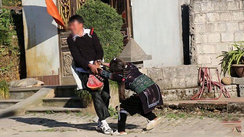 Chuyện về hai cô gái H’mong bị bán sang Trung Quốc của Nhà làm phim người Úc - ảnh 1