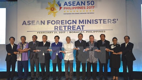 ASEAN tiếp tục nỗ lực xây dựng cộng đồng hướng tới người dân - ảnh 1