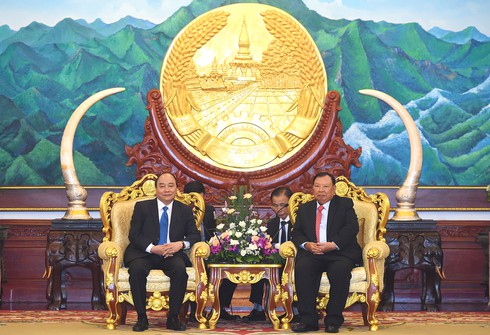 Hoạt động của Thủ tướng Nguyễn Xuân Phúc trong ngày đầu tiên thăm Lào - ảnh 1
