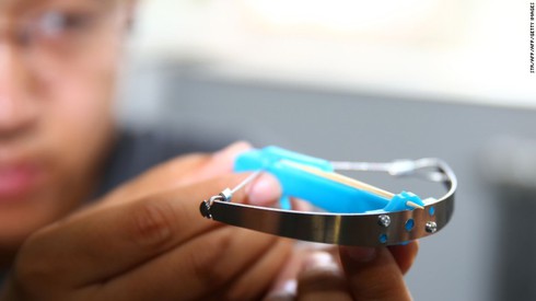 Cảnh báo món đồ chơi Trung Quốc nguy hiểm - cung tên mini - ảnh 1