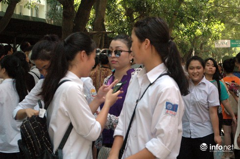 Gần 80 nghìn học sinh Thủ đô chính thức thi vào lớp 10 - ảnh 1
