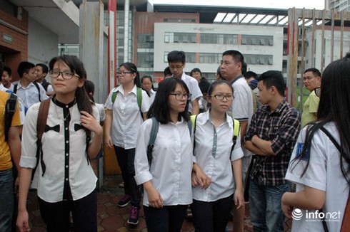 Thi vào 10: Bất ngờ từ đề thi tiếng Anh, đề Toán vừa sức - ảnh 4