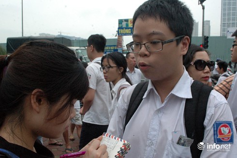 Thi vào 10: Bất ngờ từ đề thi tiếng Anh, đề Toán vừa sức - ảnh 3