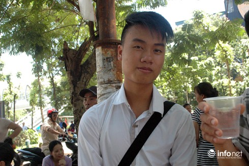 Đề Toán kì thi THPT Quốc gia: Thí sinh vui vẻ vì làm bài tốt - ảnh 3