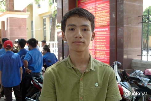 Đề Toán kì thi THPT Quốc gia: Thí sinh vui vẻ vì làm bài tốt - ảnh 4