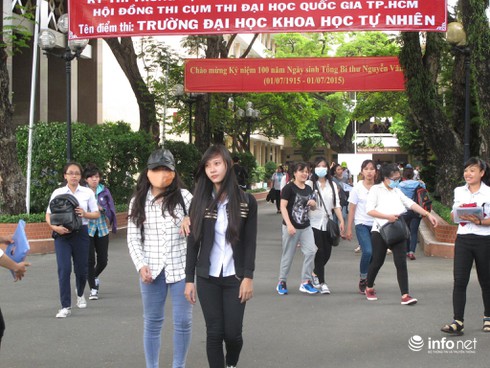 Đề Toán kì thi THPT Quốc gia: Thí sinh vui vẻ vì làm bài tốt - ảnh 8