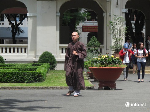 Đề Toán kì thi THPT Quốc gia: Thí sinh vui vẻ vì làm bài tốt - ảnh 7