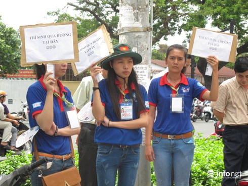 Đề Toán kì thi THPT Quốc gia: Thí sinh vui vẻ vì làm bài tốt - ảnh 9