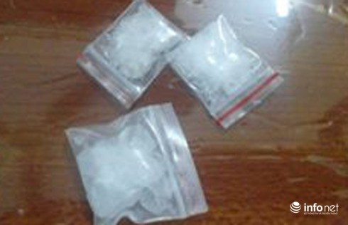 Người đàn ông buôn ma túy đá, yêu cầu điều tra viên gọi bằng