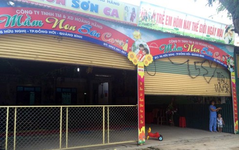 Vụ 3 cô giáo mầm non đánh, trói bé trai ở Quảng Bình: Nơi nào tiếp nhận 80 cháu? - ảnh 1