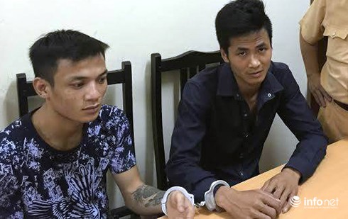 Gặp 141, hai thanh niên “phi” ma túy đá xuống đất - ảnh 1