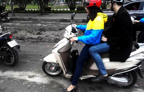 “Ruộng cày” xuất hiện giữa lòng Thủ đô, khiến người đi đường gặp nạn - ảnh 3