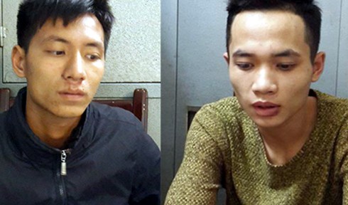 Hai thanh niên chuyên giật dây chuyền vàng lấy tiền mua... hàng hiệu - ảnh 1