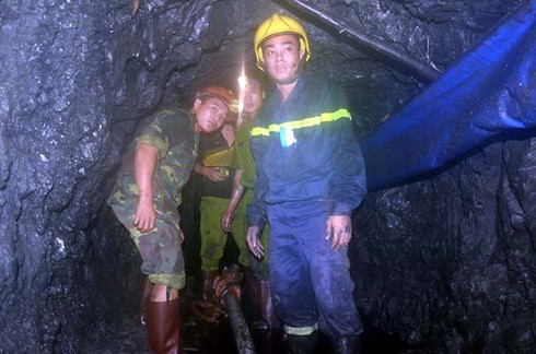 Khẩn trương tìm kiếm người mắc kẹt trong mỏ than ở Hòa Bình - ảnh 3