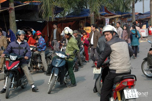 2.000 cảnh sát chia 5 vòng bảo vệ Lễ khai ấn đền Trần - ảnh 4