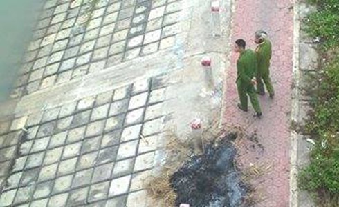 Hai cha con rơi xuống cầu Phú Lương, con chết, cha nguy kịch - ảnh 3