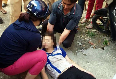 Thiếu nữ nhảy cầu Chương Dương tự tử được chiến sĩ CSGT cứu sống - ảnh 1