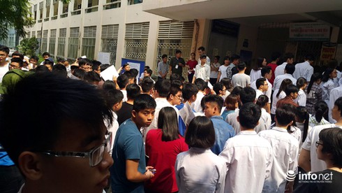 Thí sinh nhận định đề Ngoại ngữ kỳ thi đánh giá năng lực không khó hơn năm 2015 - ảnh 1