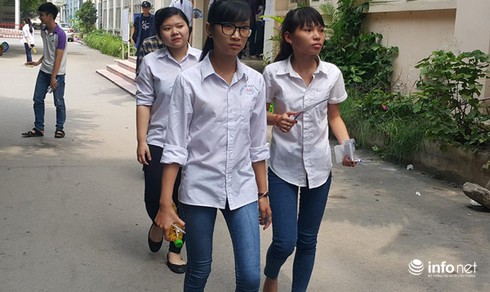 Thí sinh nhận định đề Ngoại ngữ kỳ thi đánh giá năng lực không khó hơn năm 2015 - ảnh 2
