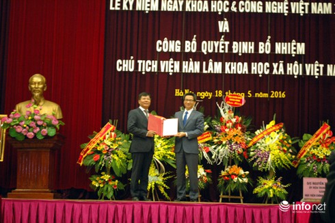 PTT Vũ Đức Đam trao quyết định bổ nhiệm Chủ tịch Viện Hàn lâm KHXH Việt Nam - ảnh 1