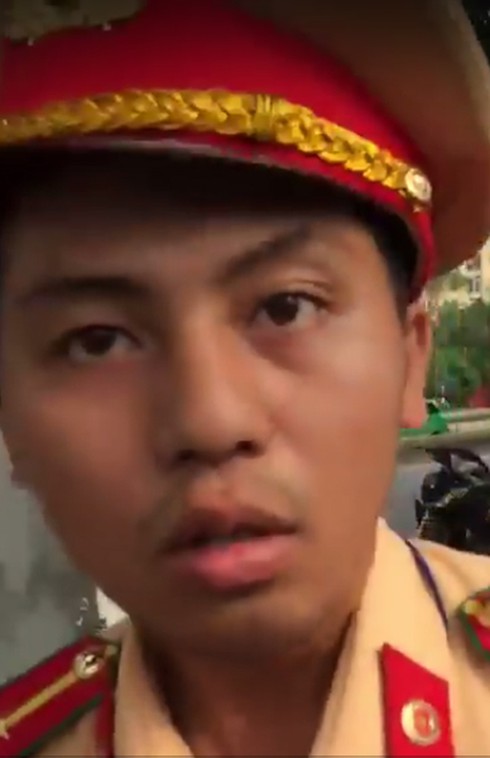 CSGT Hà Nội : “Tôi không chào người vi phạm” vì Thông tư mới quy định thế? - ảnh 1