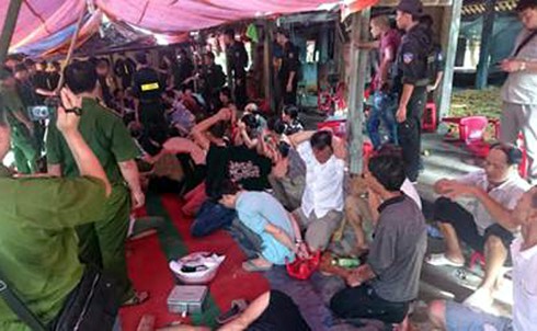 Sới bạc “khủng” ẩn sâu trong chân núi bị công an triệt phá, bắt gọn - ảnh 1