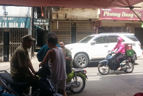 Bàng hoàng phát hiện người vợ tử vong, chồng bị thương nặng trong nhà - ảnh 1