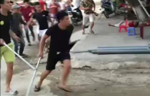 Kẻ cầm đầu nhóm giang hồ truy sát một gia đình ở Phú Thọ đã đầu thú - ảnh 1