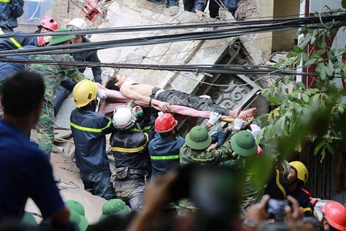 Xác định nguyên nhân ban đầu vụ sập ngôi nhà 43 Cửa Bắc - ảnh 1