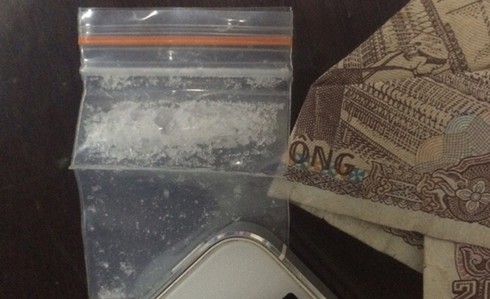 CSCĐ bắt quả tang cặp đôi vừa mua 1 triệu đồng/gói ma túy đá - ảnh 2