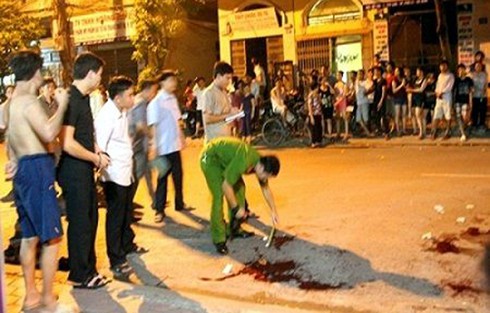 Thanh niên đâm chết 2 người đàn ông trong đêm đã đến công an đầu thú - ảnh 1