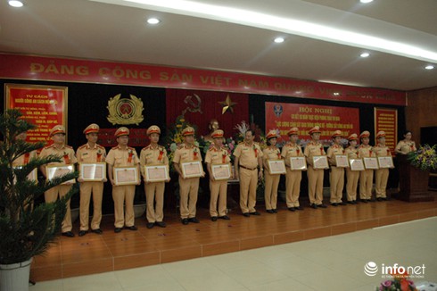 Không huy chương nào bằng đánh giá của người dân với việc làm tốt của CSGT Thủ đô - ảnh 3