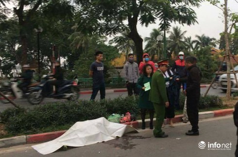 Hà Nội: Cụ ông 70 tuổi đang đi ngã ra đường Thanh Niên tử vong - ảnh 1