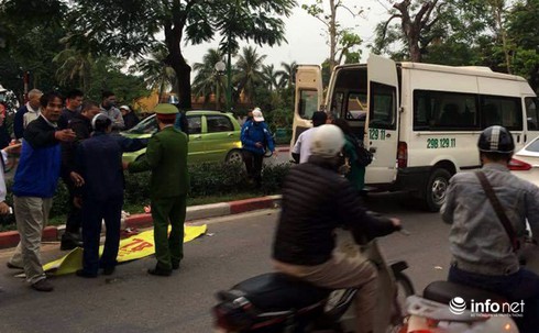 Hà Nội: Cụ ông 70 tuổi đang đi ngã ra đường Thanh Niên tử vong - ảnh 2