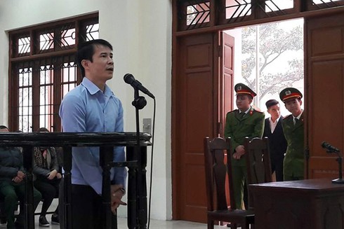 Thủ phạm vụ xe điên kinh hoàng ở Ái Mộ lĩnh án 10 năm tù - ảnh 1