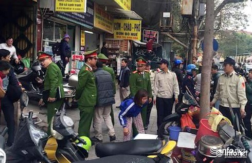 Hà Nội: Quận Hoàn Kiếm quyết tâm đến 31/3 sẽ giành lại vỉa hè cho người đi bộ - ảnh 1