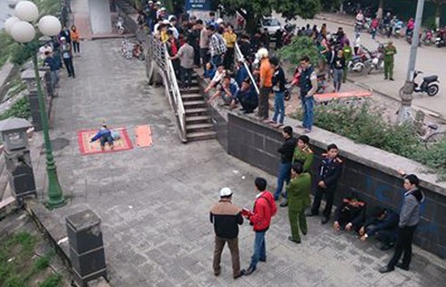 Phát hiện thi thể người phụ nữ trôi trên sông Đáy - ảnh 2