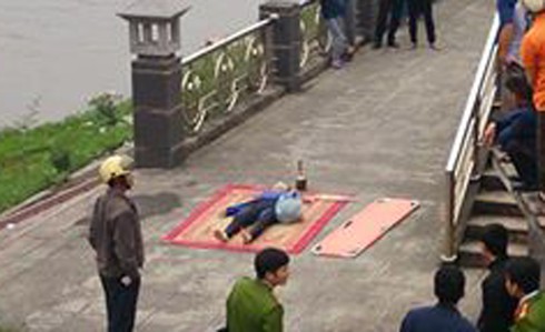 Phát hiện thi thể người phụ nữ trôi trên sông Đáy - ảnh 1