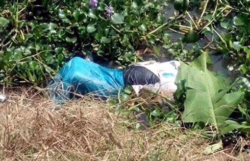 Hai mẹ con bán đề giết người chơi, ném xác phi tang - ảnh 1