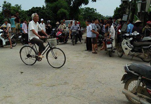 Xe công nông đâm trúng xe chuyên dụng của lực lượng CSGT Thủ đô - ảnh 1