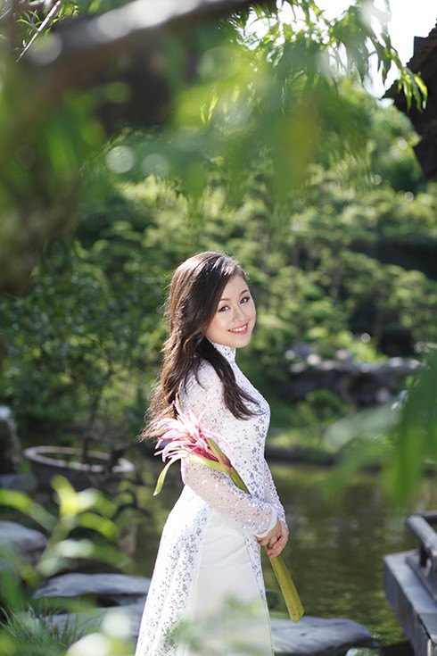 Bông hồng lai CH Séc gây ấn tượng ở Sao Mai 2013 - ảnh 2