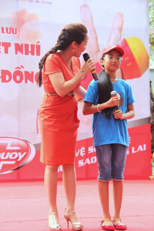 'Sao' Giọng hát Việt nhí xúc động hát tặng các bệnh nhân nhi đồng - ảnh 4