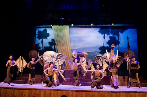 Dựng chèo kỷ niệm 2000 năm ngày sinh Hai Bà Trưng - ảnh 3