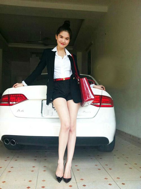 Phát ngôn sốc của Ngọc Trinh, bà Tưng có định hướng giới trẻ? - ảnh 1