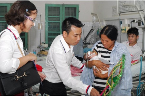 Bữa tiệc trung thu đặc biệt tại bệnh viện - ảnh 1